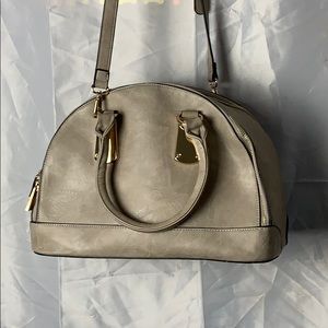 Qrew Joia Tradi bag with cross body option